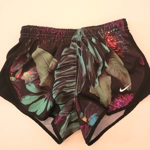 Nike girls shorts, size XS